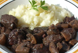 Daube de cerf aux pruneaux