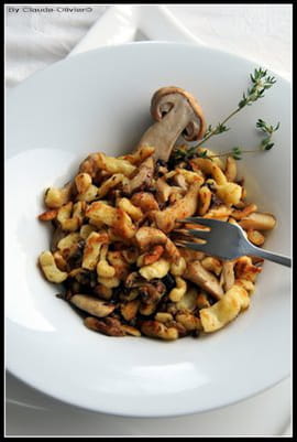 Po�l�e de Kn�pfli au s�r�, sauce aux c�pes de Bordeaux