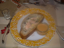Coulibiac de saumon, bisque de crevette