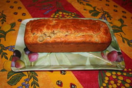 Cake aux olives et aux lardons