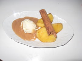 Pommes fondantes et sa  sauce caramel