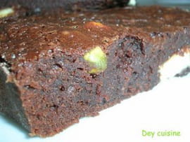 Brownie au chocolat, pistaches et �clats de chocolat blanc