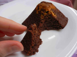 Petits volcans de chocolat noir et blanc
