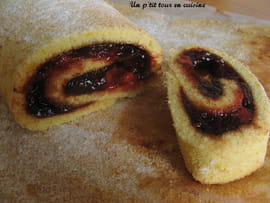 G�teau roul� � la confiture de fraises et fraises