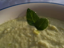 Soupe fra�che de courgette, menthe et basilic