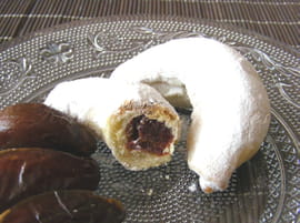 Croissants fourrés aux dattes
