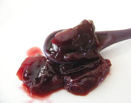 Confiture de cerises � l�amande am�re