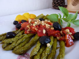 Salade d asperges aux poivrons rouges marin�s