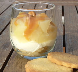 Verrine de poires, cr�me caramel au beurre sal�