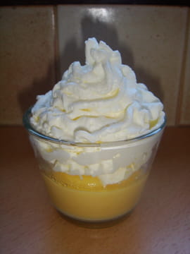Chantilly de citron sur sa cr�me au citron (light)