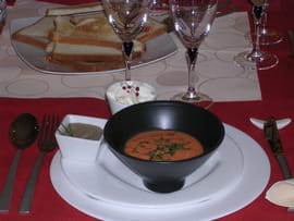 Gaspacho de tomates et chantilly sal�e