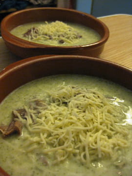 Soupe de brocoli gratin�e au canard confit