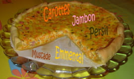 Quiche aux carottes, jambon et emmental