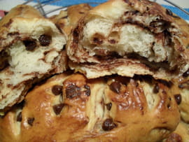 Petits pains viennois marbr�s aux p�pites de chocolat