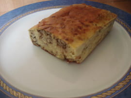 Cake aux et noix et au roquefort