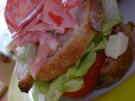 Sandwich tomate-concombre 
