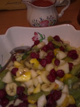 Mac�doine de fruits frais et son coulis de fraises