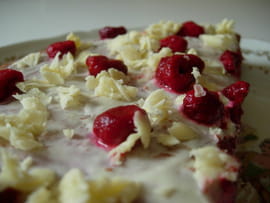 Entremet aux framboises, mousse au chocolat blanc