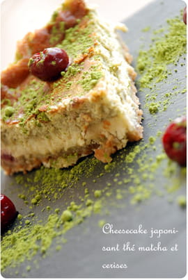 Cheesecake japonisant th� matcha et cerises