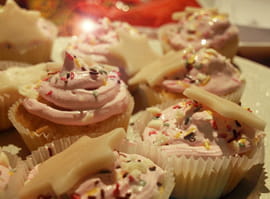 Cupcakes vanille, chocolat blanc et framboise