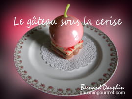 Le g�teau sous la cerise 
