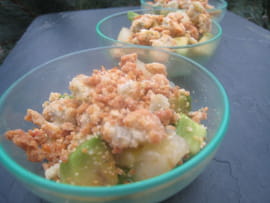 Verrines d avocat poires et crumble de roquefort 
