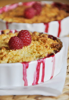 Crumbles individuels aux framboises et amandes 