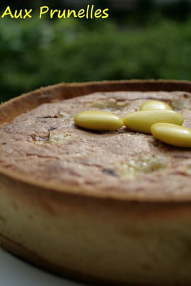 Tarte aux p�ches, biscuit et drag�es