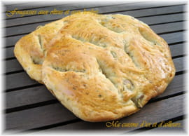 Fougasses aux herbes et aux olives