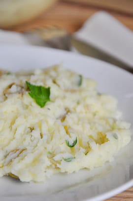 Ecras� de pommes de terre, olives vertes et fines herbes