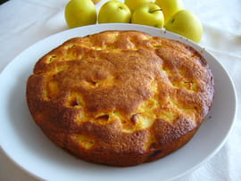 G�teau moelleux aux pommes et aux amandes