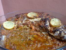 Poisson entier au four