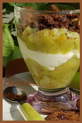 Verrine � la rhubarbe au parfum d orange
