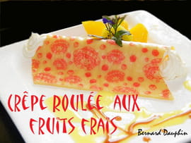 Cr�pe roul�e charlotte aux fraises aux fruits frais