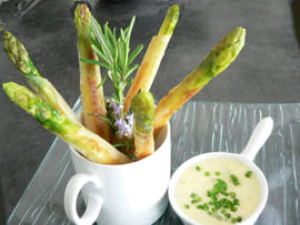 Asperges croustillantes � la sauce mousseline