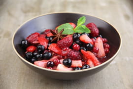 Po�l�e de fruits rouges au gingembre et aux �pices