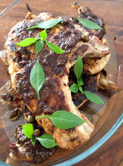 Côtes de porc grillées aux olives