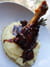 Poulet confit � la noisette et romarin, sauce au caf�