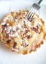 Tartelettes amandines aux mirabelles et � la rose