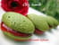 Macarons au th� matcha et fraises