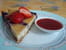 Cheesecake � la myrtille, coulis de fraise
