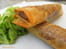 Bricks de poivrons, olives noires et raisins