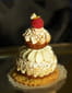 Religieuse framboise au sucre et ganache foisonn�e au chocolat blanc