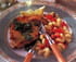 C�telettes de porc et salade de p�tes chaudes