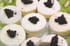 Petits flans � la sole et au caviar