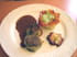 Noisettes de kangourou, sauce chocolat