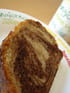 Cake marbr� aux morceaux de chocolat