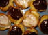 Petits choux � la cr�me p�tissi�re