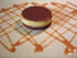 Biscuit au cacao, cr�me vanille et caramel sal�