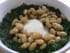 Oeuf mollet dans son nid de l�gumes verts